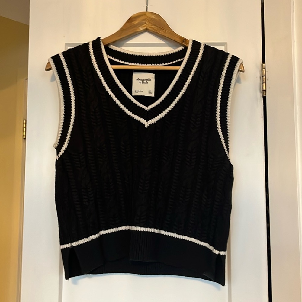 Abercrombie & Fitch Sweater Vest